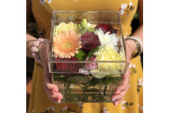 Jak dobrać flower box do obdarowanego - inspiracje z hurtowni pudełek na kwiaty