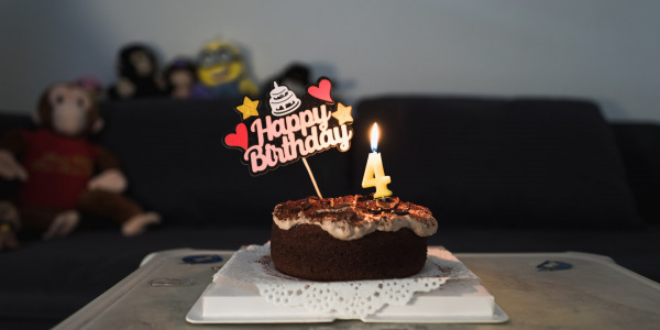 Świeczki urodzinowe na tort – jakie wybrać?