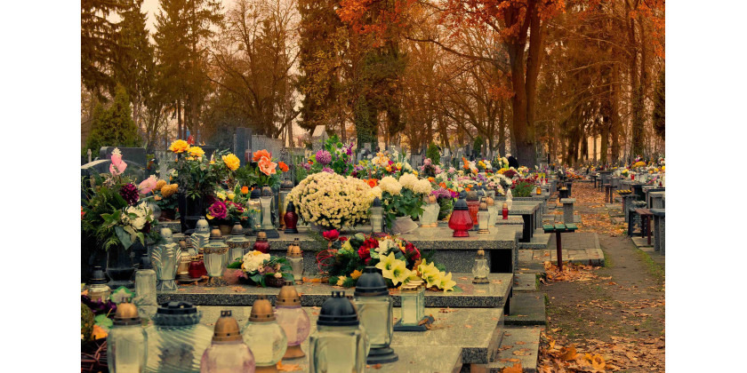 Kompozycje nagrobne z kwiatów sztucznych z naszej hurtowni